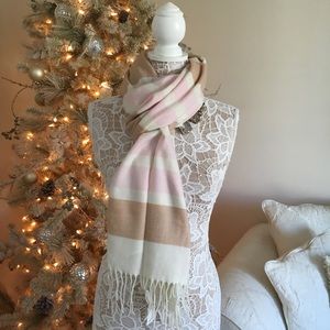 $50 Retail New! Banana Republic winter scarf